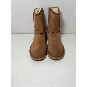 UGG Classic Short Chestnut Boots size 9 usa